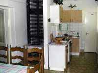 Viktor Nyaral�h�z