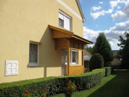 Julianna vend�gh�z