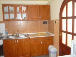 Andrea Vend�gh�z