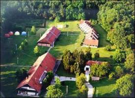 Doboz-Szanazugi Ifj�s�gi �d�l�k�zpont