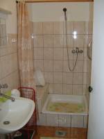 Nika Vend�gh�z az �rs�gben