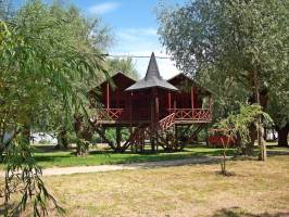 K�r�s - toroki Kemping �s Fah�zak