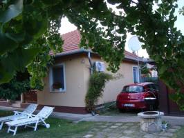 Mag�nsz�ll�shely 4 szem�lynek  Hajd�szoboszl�