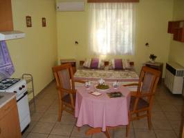 Mag�nsz�ll�shely 4 szem�lynek  Hajd�szoboszl�