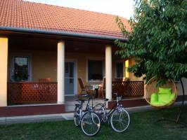 Mag�nsz�ll�shely 4 szem�lynek  Hajd�szoboszl�