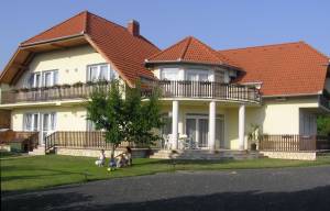 Balaton Apartmanh�z