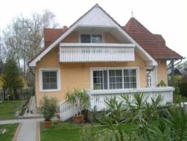 FO-334 K�zvetlen Balaton-parti nyaral�h�z Fony�don 4-6 f�re