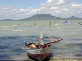 FO-04:Strandk�zeli 8- 10-12 f�s �n�ll� nyaral�h�z Fony�don