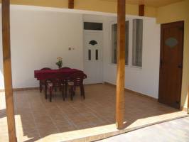 FO-120: Kedvez� �r�, strandk�zeli 5-6-7 f�s �n�ll� nyaral�h�z Fony�don a Balatonn�l