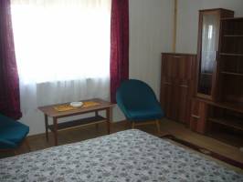 FO-120: Kedvez� �r�, strandk�zeli 5-6-7 f�s �n�ll� nyaral�h�z Fony�don a Balatonn�l