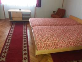 FO-120: Kedvez� �r�, strandk�zeli 5-6-7 f�s �n�ll� nyaral�h�z Fony�don a Balatonn�l