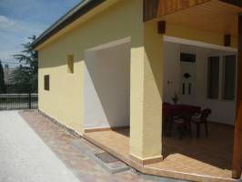 FO-120: Kedvez� �r�, strandk�zeli 5-6-7 f�s �n�ll� nyaral�h�z Fony�don a Balatonn�l