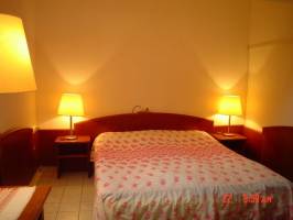 FO-187: Strandk�zeli 2 f�s apartman Fony�don a Balatonn�l