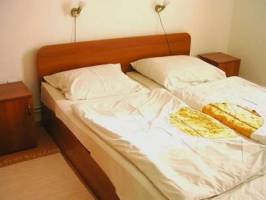 FO-332: K�zvetlen Balaton-parti nyaral�h�z Fony�don 2-3-4 f�re