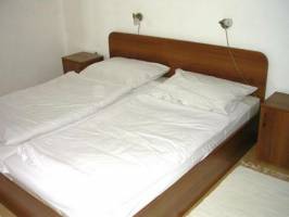 FO-333 K�zvetlen Balaton-parti nyaral�h�z Fony�don 4 f�re