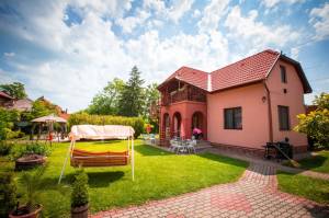 BO-02: Strandk�zeli 4-5 f�s nyaral�h�z Balatonbogl�ron WIFI-vel