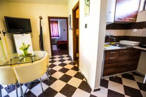 BO-02: Strandk�zeli 4-5 f�s nyaral�h�z Balatonbogl�ron WIFI-vel