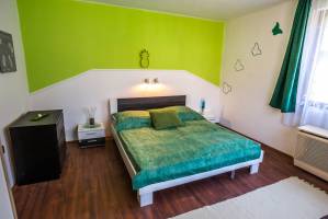 BO-02: Strandk�zeli 4-5 f�s nyaral�h�z Balatonbogl�ron WIFI-vel