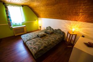 BO-03: Strandk�zeli 4 f�s apartman Balatonbogl�ron 100 m-re a szabadstrandt�l