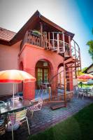 BO-03: Strandk�zeli 4 f�s apartman Balatonbogl�ron 100 m-re a szabadstrandt�l