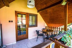 BO-03: Strandk�zeli 4 f�s apartman Balatonbogl�ron 100 m-re a szabadstrandt�l