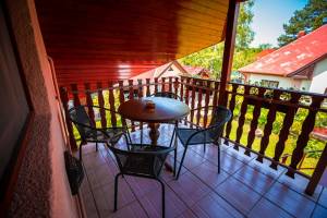 BO-03: Strandk�zeli 4 f�s apartman Balatonbogl�ron 100 m-re a szabadstrandt�l