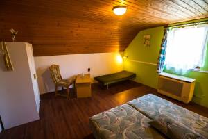 BO-03: Strandk�zeli 4 f�s apartman Balatonbogl�ron 100 m-re a szabadstrandt�l