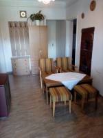 BO-78: K�nyelmesen berendezett 4 f�s nyaral�h�z medenc�vel