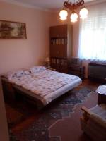 BO-78: K�nyelmesen berendezett 4 f�s nyaral�h�z medenc�vel