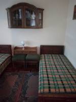 BO-78: K�nyelmesen berendezett 4 f�s nyaral�h�z medenc�vel