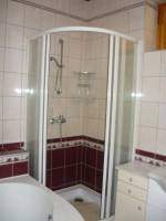 BO-44: Sz�pen berendezett 10-11 f�s nyaral�h�z Balatonbogl�ron