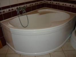 BO-44: Sz�pen berendezett 10-11 f�s nyaral�h�z Balatonbogl�ron