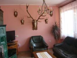 BO-44: Sz�pen berendezett 10-11 f�s nyaral�h�z Balatonbogl�ron