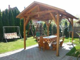 BO-44: Sz�pen berendezett 10-11 f�s nyaral�h�z Balatonbogl�ron