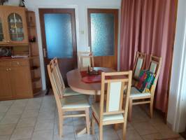 BO-77: Sz�pen berendezett apartman 4-5-6 f�re Balatonbogl�ron