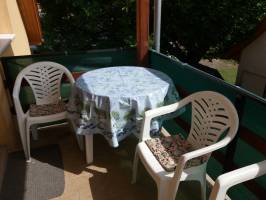 BO-77: Sz�pen berendezett apartman 4-5-6 f�re Balatonbogl�ron