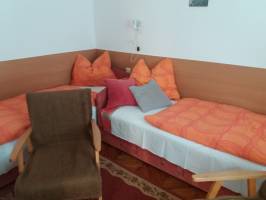 BO-76: �n�ll� kish�z 2 f�re Balatonbogl�ron 800 m�terre a strandt�l