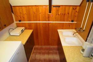 BE-41: Fah�z 4 f� r�sz�re Balatonber�nyben 150 m�terre a strandt�l