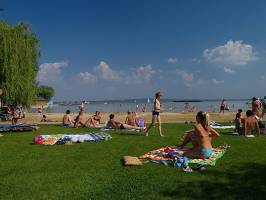 BE-41: Fah�z 4 f� r�sz�re Balatonber�nyben 150 m�terre a strandt�l