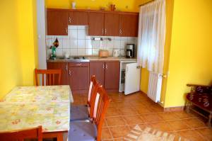 Laci Apartmanh�z