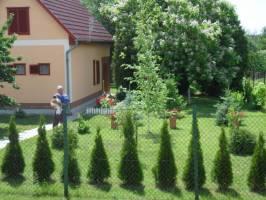 Picike nev� nyaral� kiad�