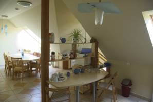 J�zmin vend�gh�z