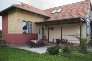 J�zmin vend�gh�z