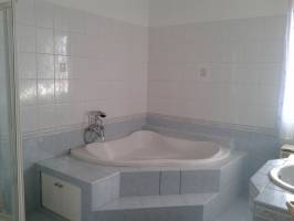 �kos Vend�gh�z