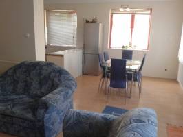 �kos Vend�gh�z