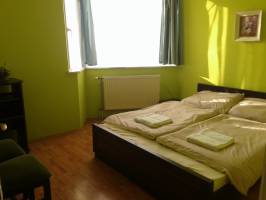 �kos Vend�gh�z