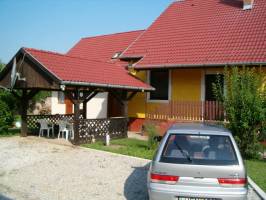 Aranymedve Vend�gh�z �s Apartmanok