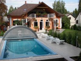 Medenc�s Balatonbogl�ri apartmanok