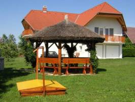 Kov�cs Apartmanh�z