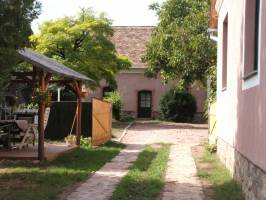 Apartman V�r�sdomib Vend�h�z